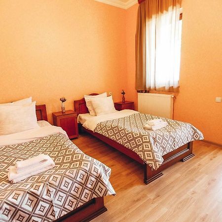 Hotel Sweet Home Telavi Bagian luar foto