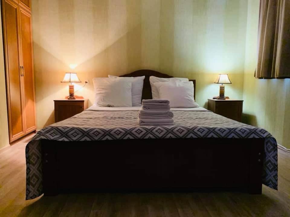 Hotel Sweet Home Telavi Bagian luar foto