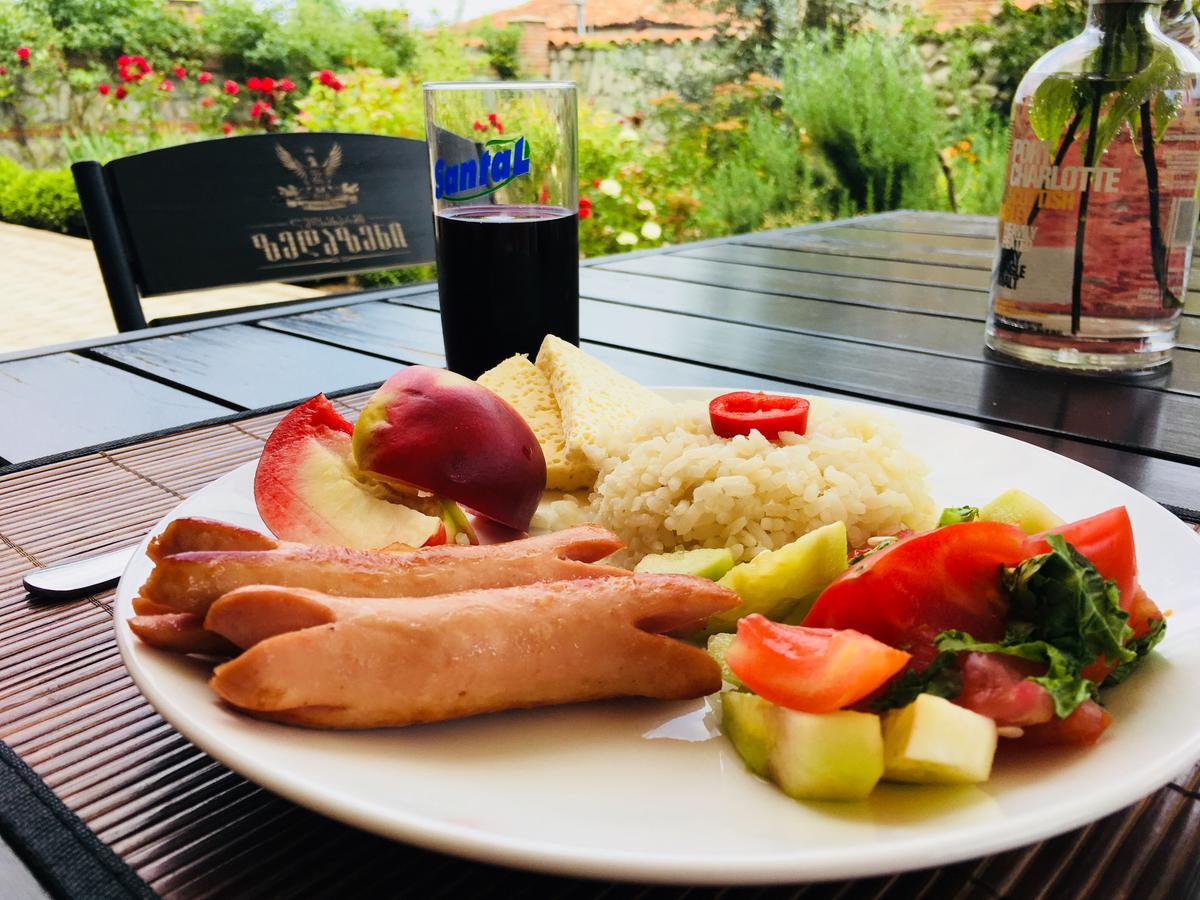 Hotel Sweet Home Telavi Bagian luar foto