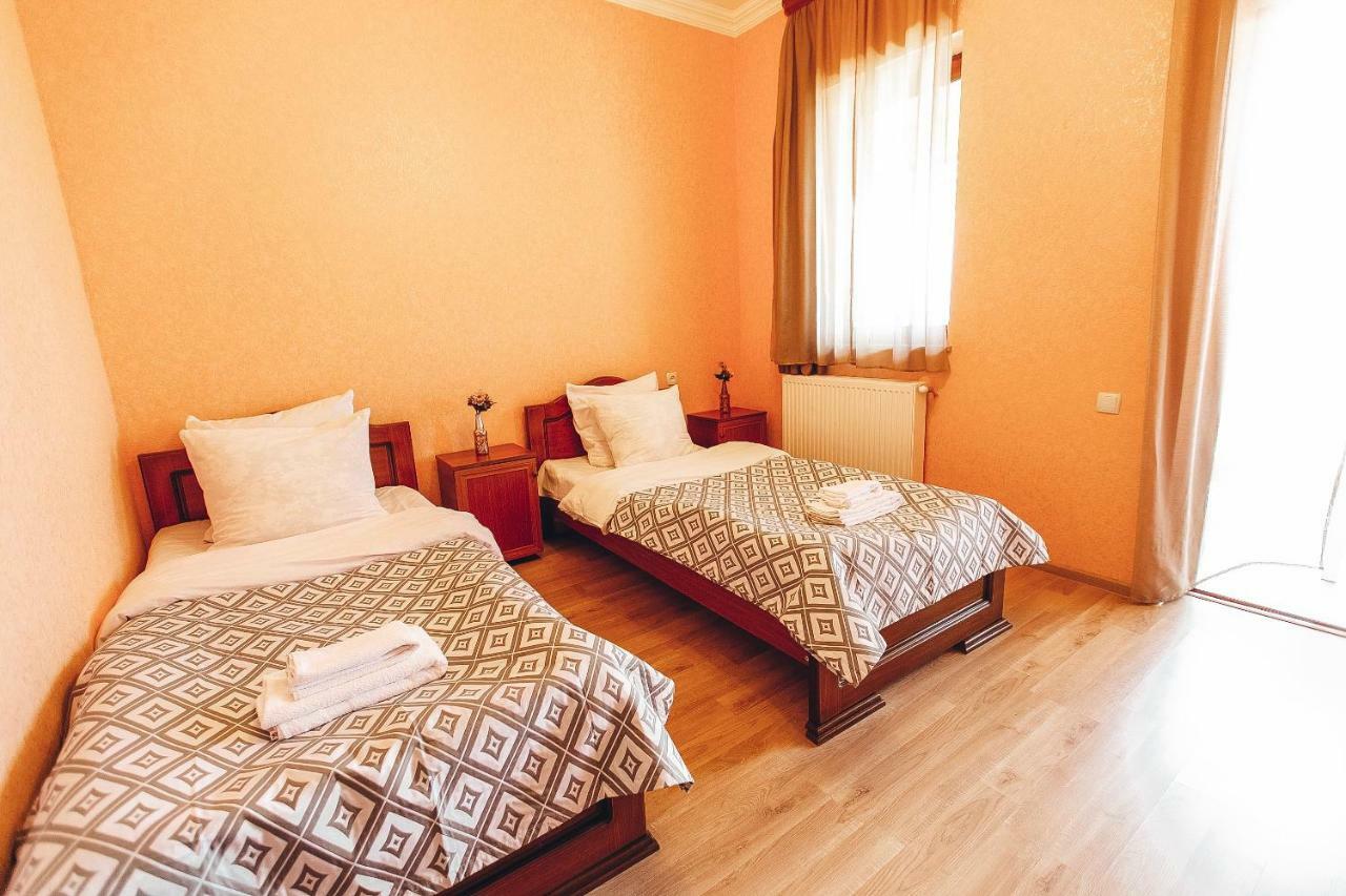Hotel Sweet Home Telavi Bagian luar foto